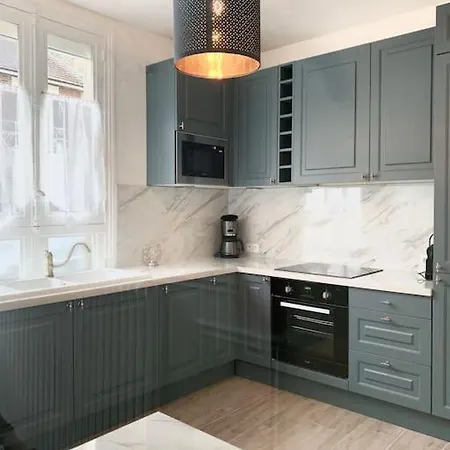 Maison De Charme Avec Vue Sur Chateau