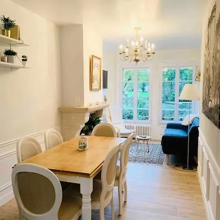 Maison De Charme Avec Vue Sur Chateau Holiday home *