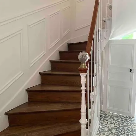 Maison De Charme Avec Vue Sur Chateau