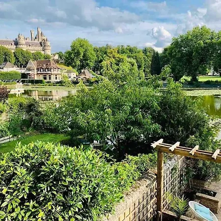Maison De Charme Avec Vue Sur Chateau Nyaraló Pierrefonds