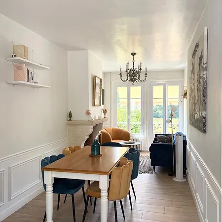 Maison De Charme Avec Vue Sur Chateau Tatil Evi *